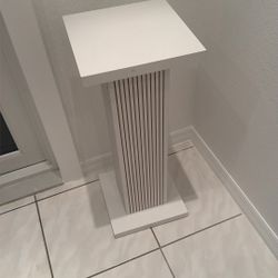 Free Cake Pedestal 