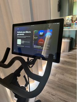 Peloton Bike like new! Must pick up
