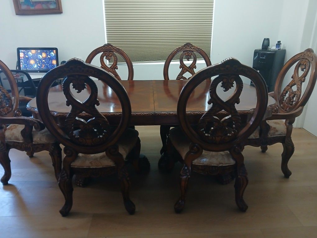 Kitchen Table With 6 Matching Chairs