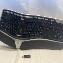 Microsoft Natural Wireless Ergonomic Keyboard 7000 w/ Dongle And Riser