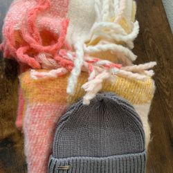 Steve Madden Scarf & Beanie Set 
