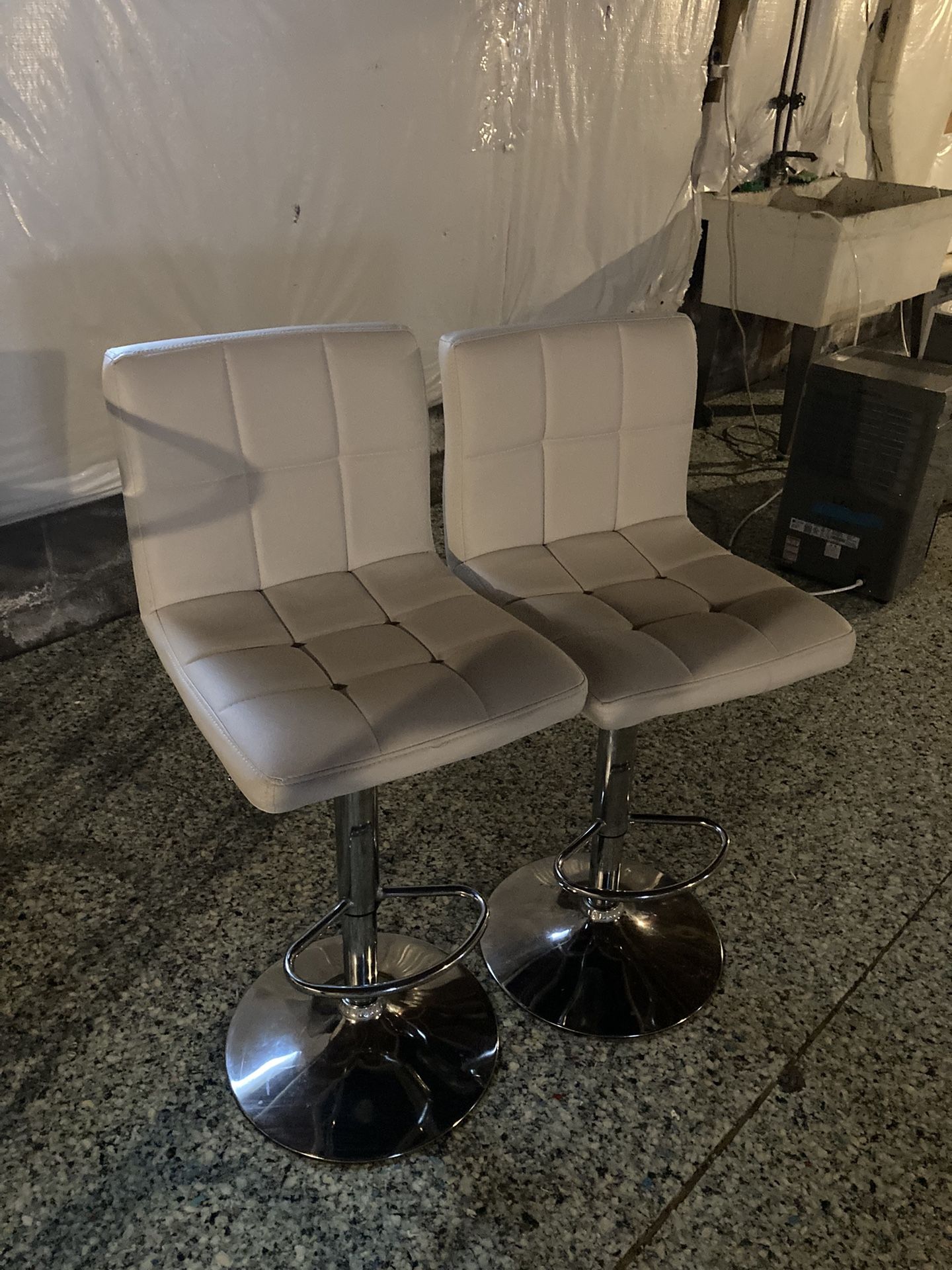 Nice and fancy Adjustable Bar/Counter Stools