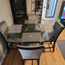 Bob's Funiture Dining Glass Table 