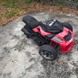 Land 33 Tank 3 Wheeler Ride on ATV Electric Motorcycle 2000 W