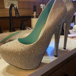 Size 8 Diamond Heels
