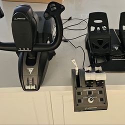 Thrustmaster Yoke/Throttle Quadrant/Rudder Pedals 