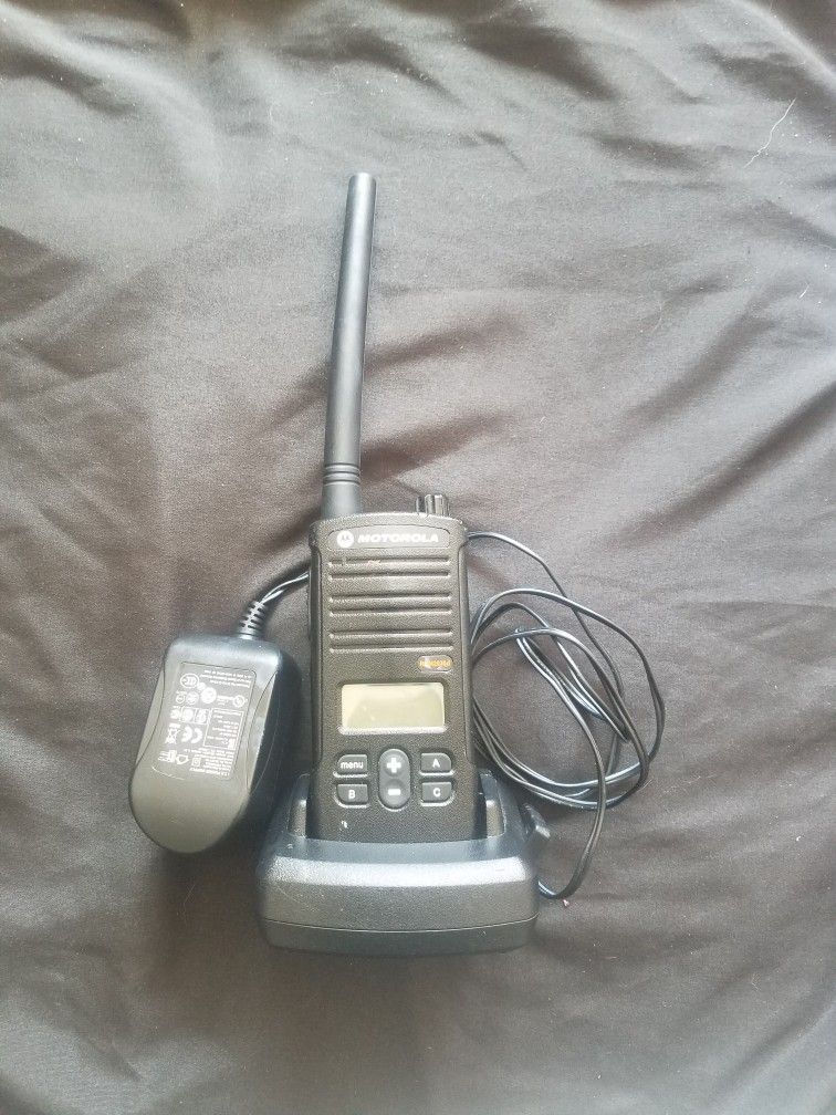 Motorola rdm2070d 2-way Radio With Charger