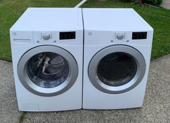 KENMORE WASHER AND DRYER SET.