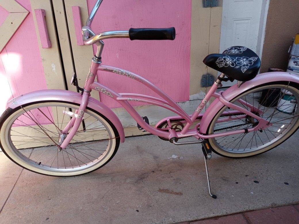 Beach. Cruiser Electra 26"tires