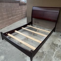 Free Queen Wood bed Frame 