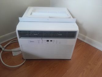 20,000 Btu A/C window unit with compound bow