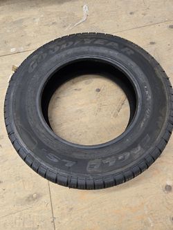 1 Goodyear Eagle LS2 205/70R16 tire