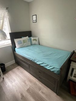 Twin Bed & Bed Frame w/ Drawers