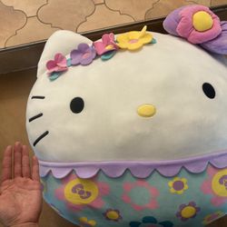 Hello Kitty Squishmallow