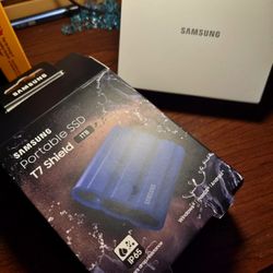 Samsung T7-Shield 1TB NEW