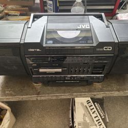 Vintage JVC Portable CD/cassette/radio Player #PC-V2J