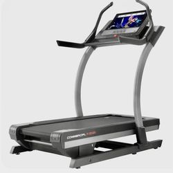 NEW NordicTrack X22i Incline Trainer Treadmill