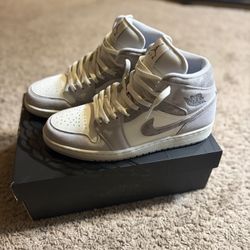 Jordan 1 Mid