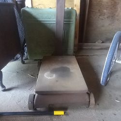 Antique Farm Scale And Bull Dog Vice