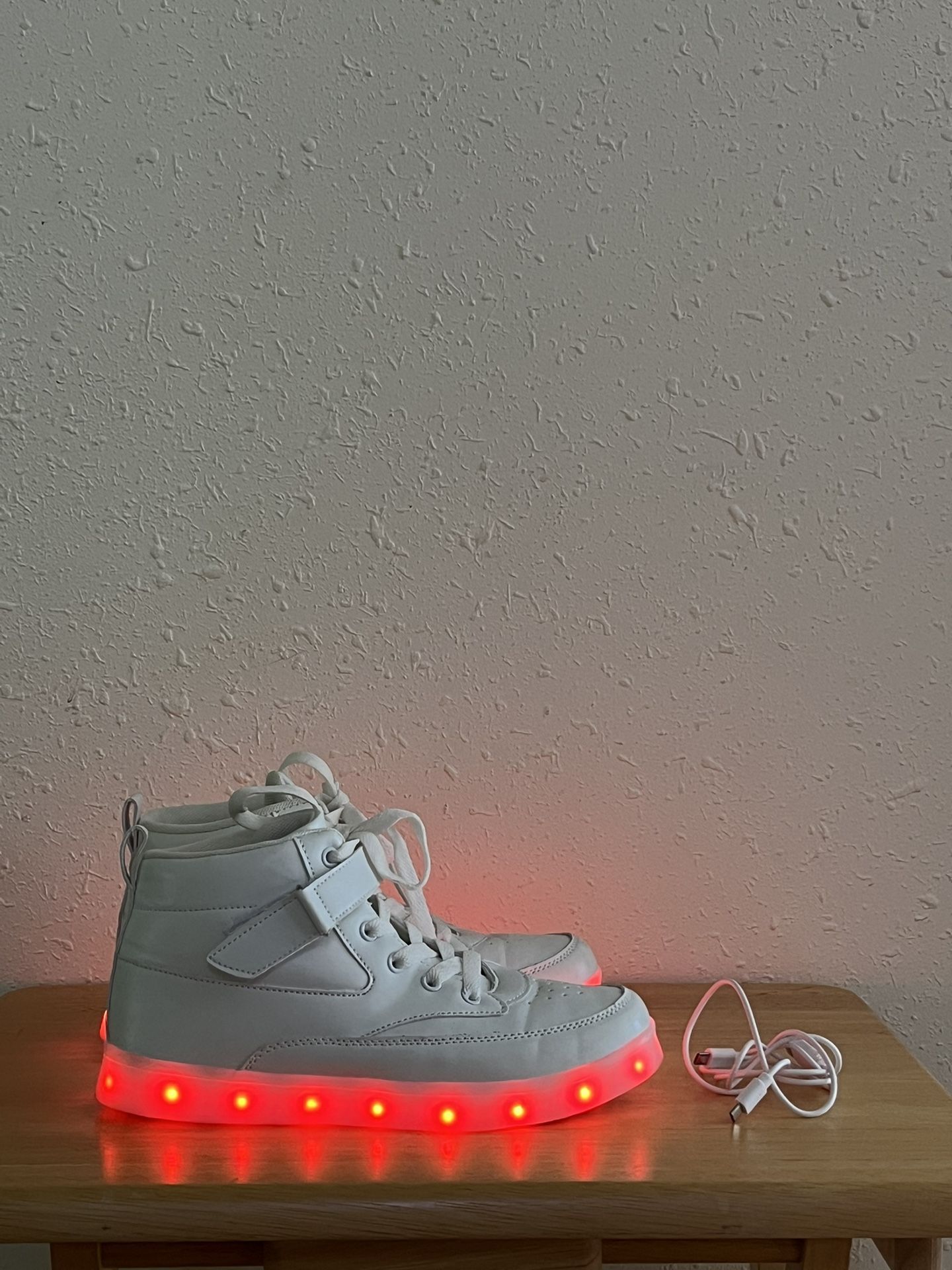 Women's White Lighted High Top Shoe, 7-7 1/2