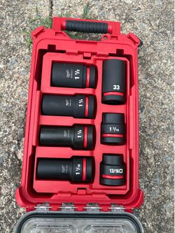 Milwaukee pack out socket set