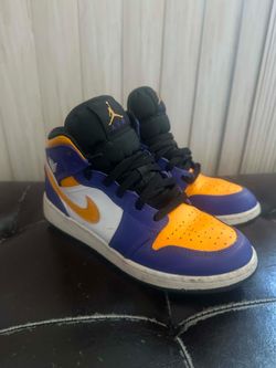 Air Jordan 1s Lakers colored size 5.5 good condition