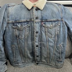 Levi Denim Jacket Small