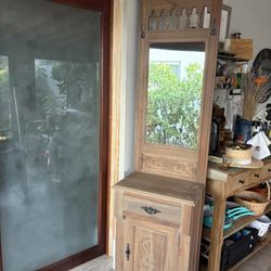 Cabinet. Shelf. Solid Wood. Nadeau 