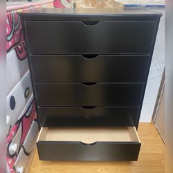 Dresser/ Five drawers dresser