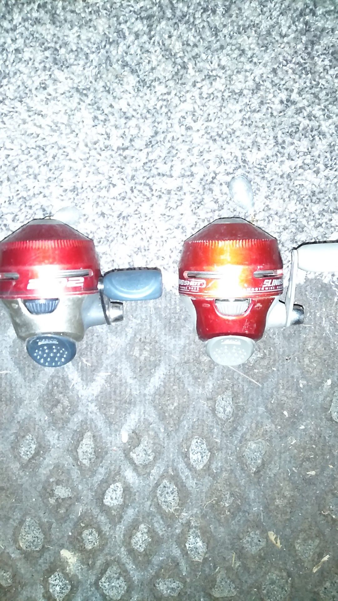 2 Fishing Reels (Zebco 202) & (Zebco Slingshot)