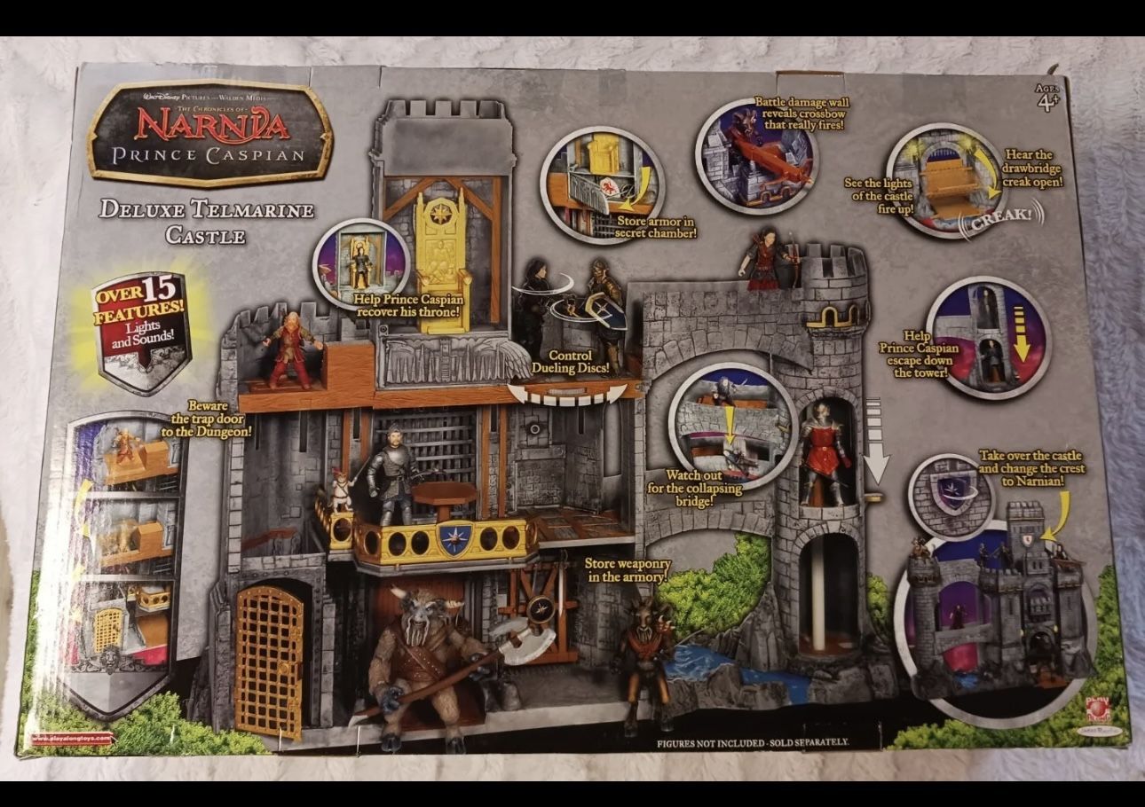 Chronicles of Narnia Prince Caspian Deluxe Telmarine Castle Playset Play Along