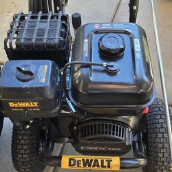 4400 PSI 4.0 GPM Gas Power  Washer
by

DEWALT