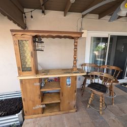 Patio / Garage Bar Top W 3 Chairs