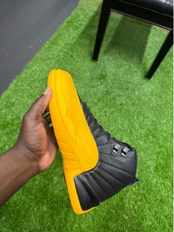 “University gold” Jordan retro 12