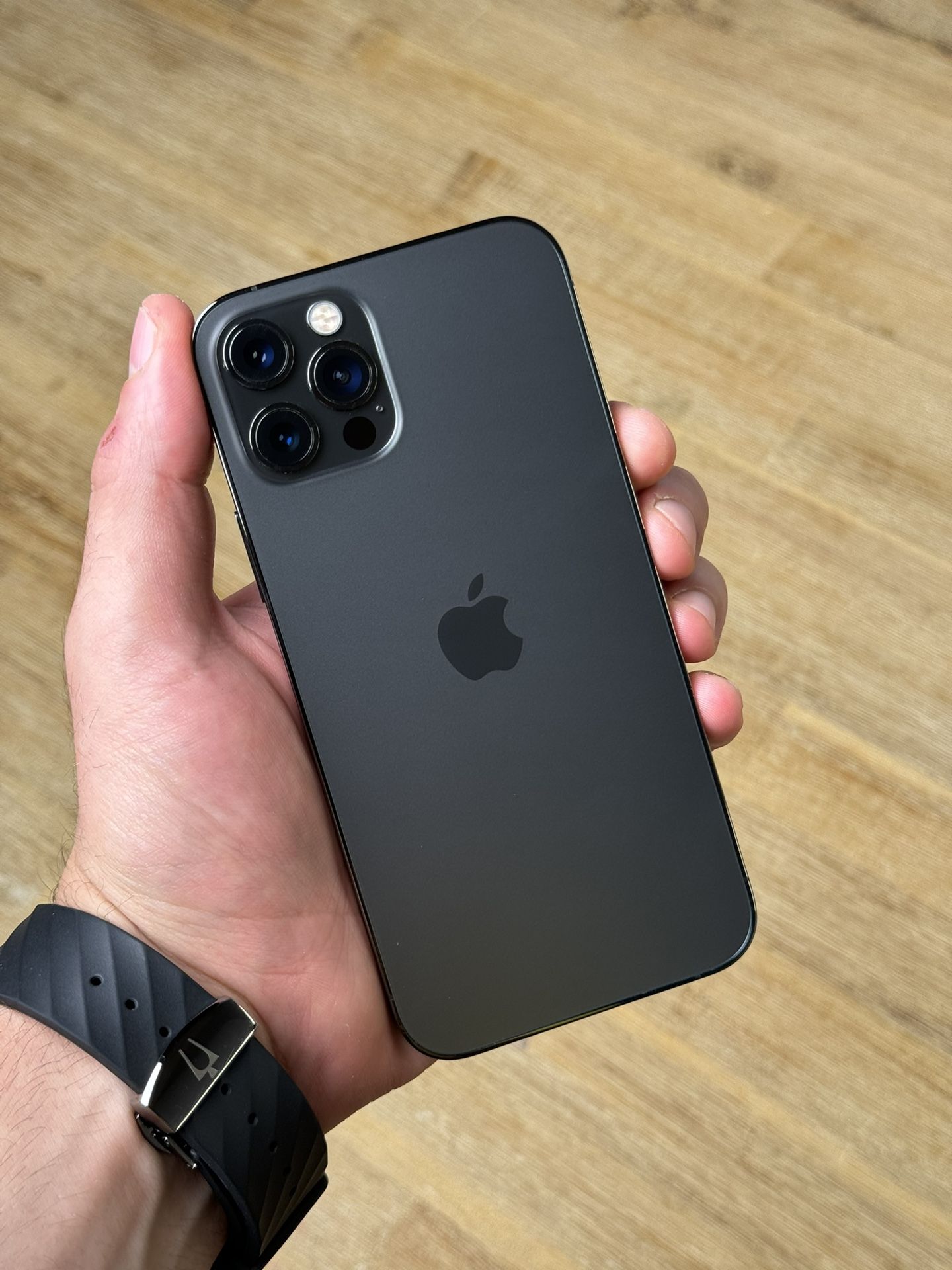 Apple iPhone 12 Pro Max 256GB + Unlocked for any carriers +...