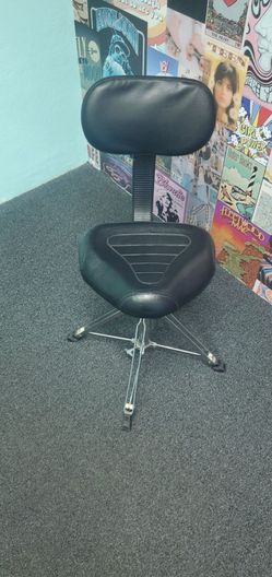 Pulse Percussion Motorcycle-Style Saddle Drum Throne with Backrest