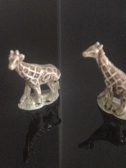 Giraffe figurine