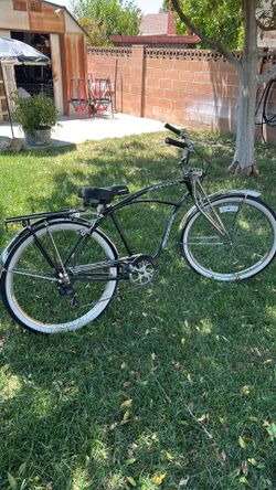 Vintage 1992 Schwinn cruiser