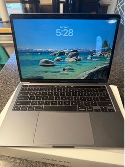 MacBook Pro 13 inch with Touch Bar 2022 M2