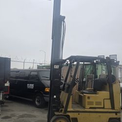 CAT forklift 8800lb Max Cap