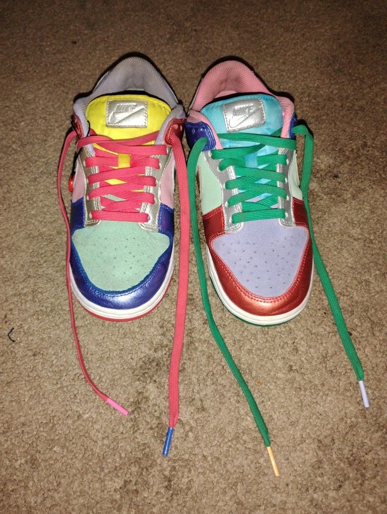 Nike Dunks. Size 6.