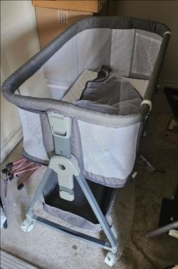 Brand New Bedside Baby Bassinet