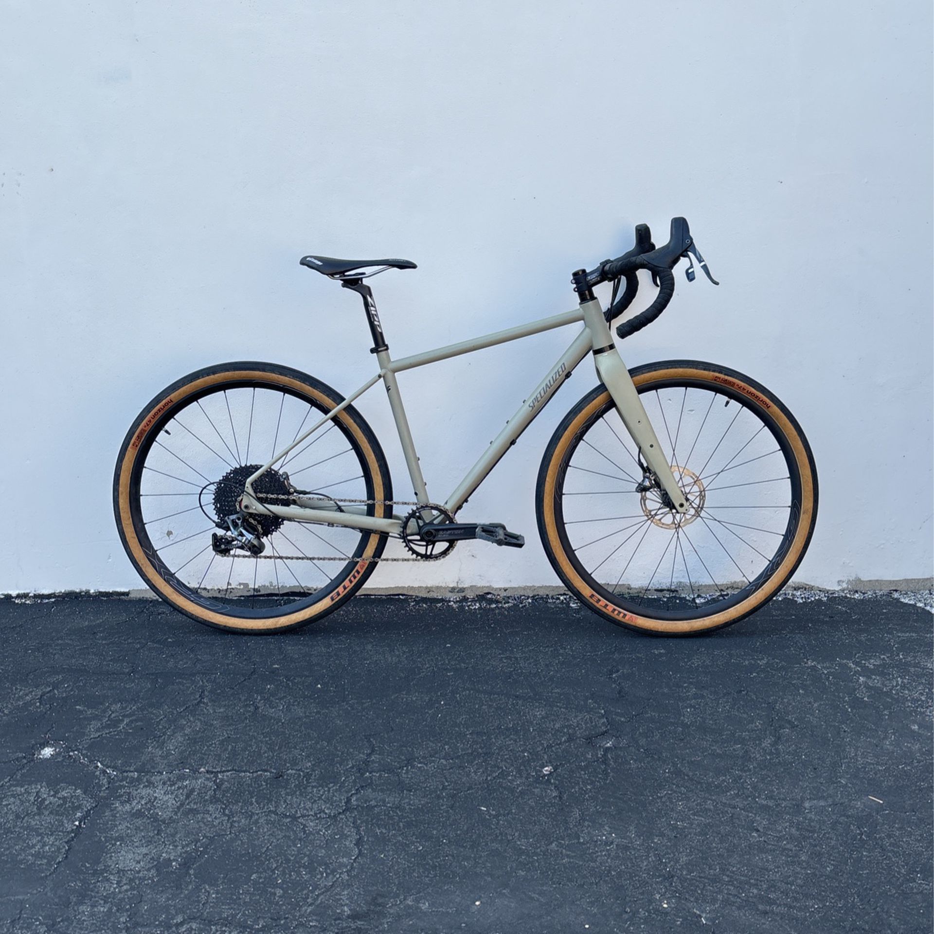 Specialized Sequoia Gravel Bike 52