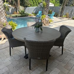 Outdoor patio table with 4 chairs