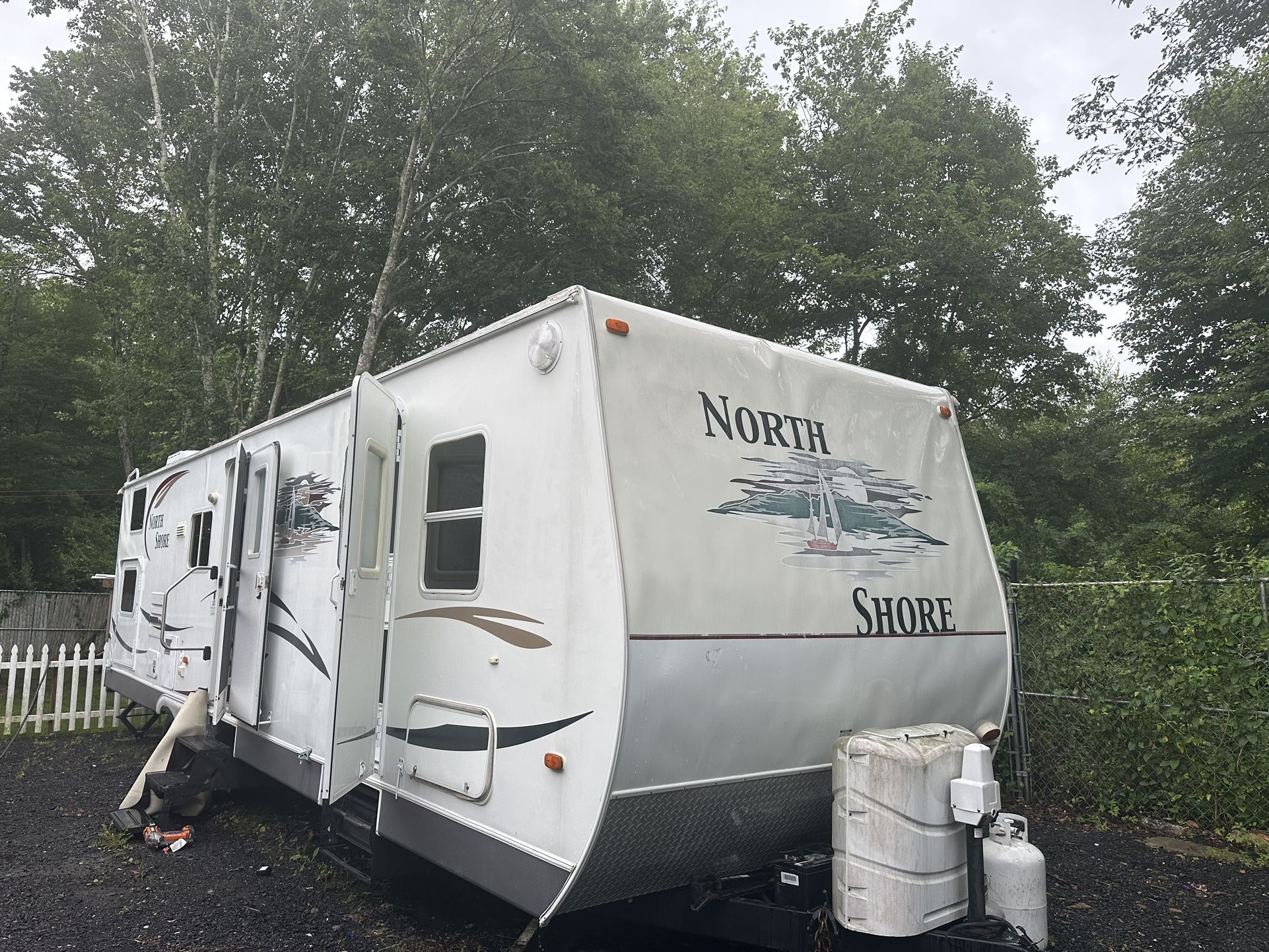 2004 North Shore Travel Trailer Camper 