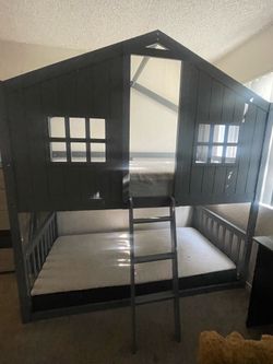 Kids bunk bed