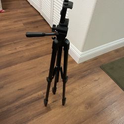 Tripod, Heavy-Duty, With Phone Adapter. New 