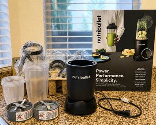 Kitchen NutriBullet 900W Blender Complete Set – Moving Sale, Must Go This Week!