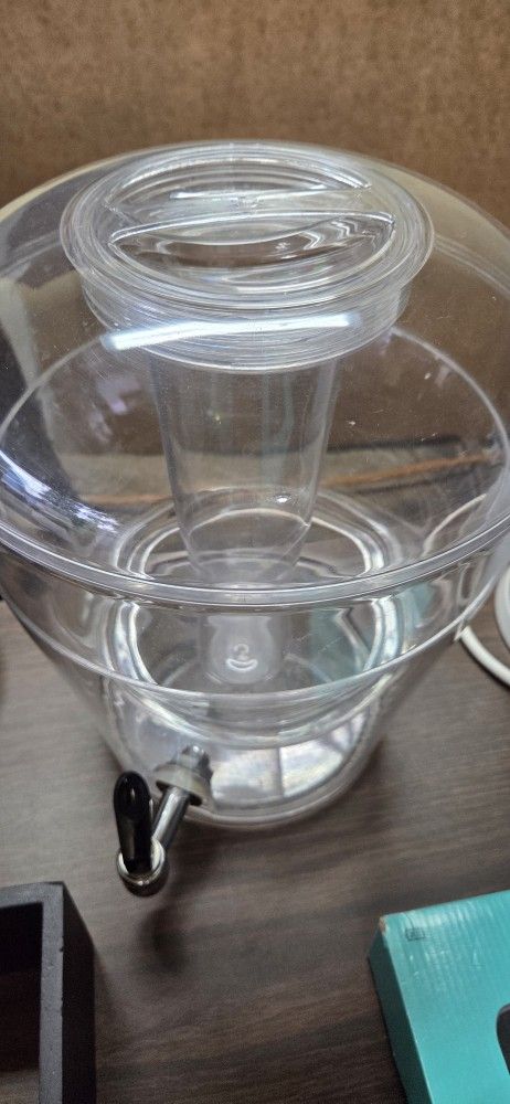 Clear Beverage Dispenser