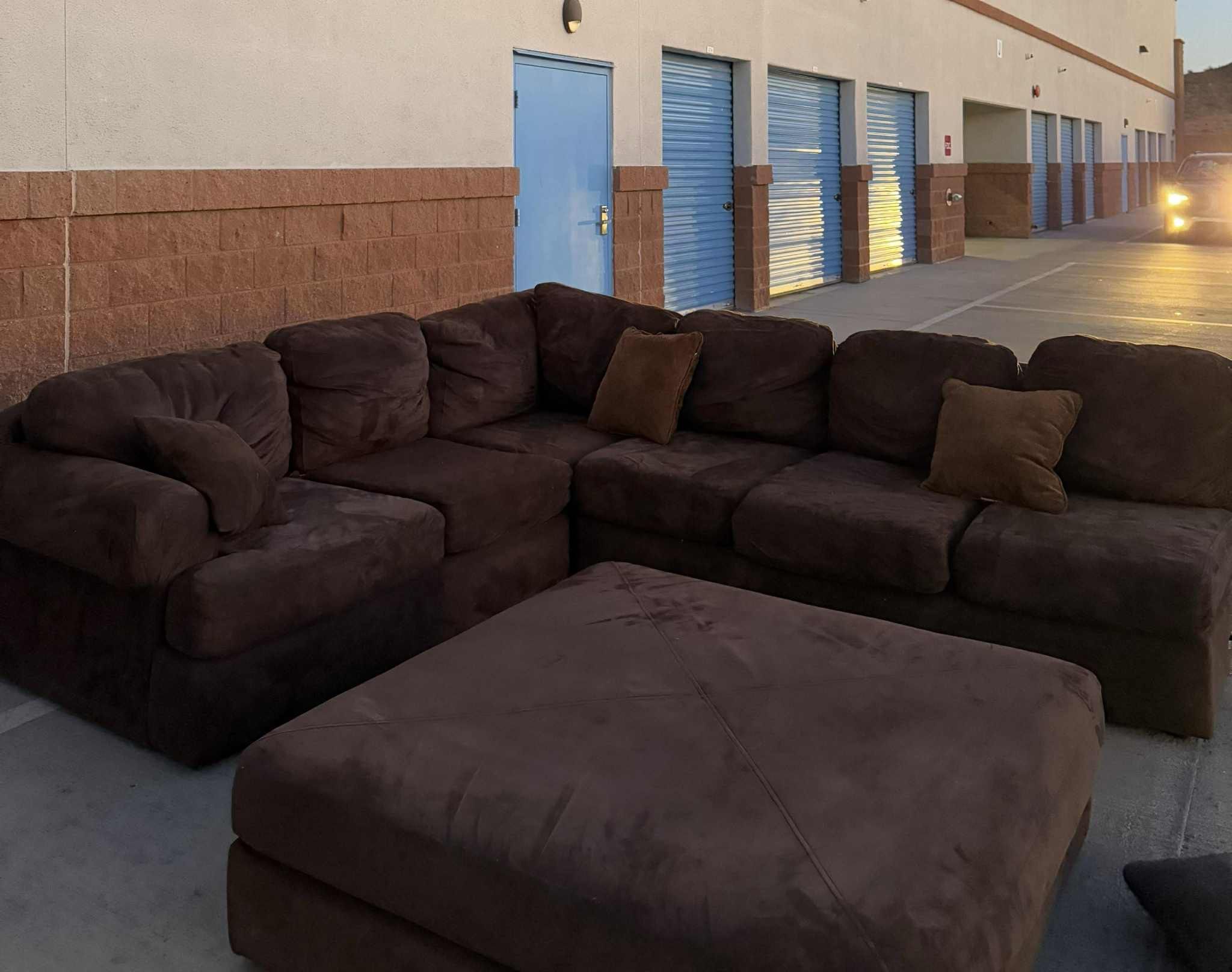 Sectional With Ottoman Dark Brown